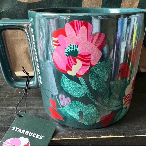 STARBUCKS VALENTINE HEART COLLECTION WITH ADDED STUDDED TUMBLER - Picture 4 of 14